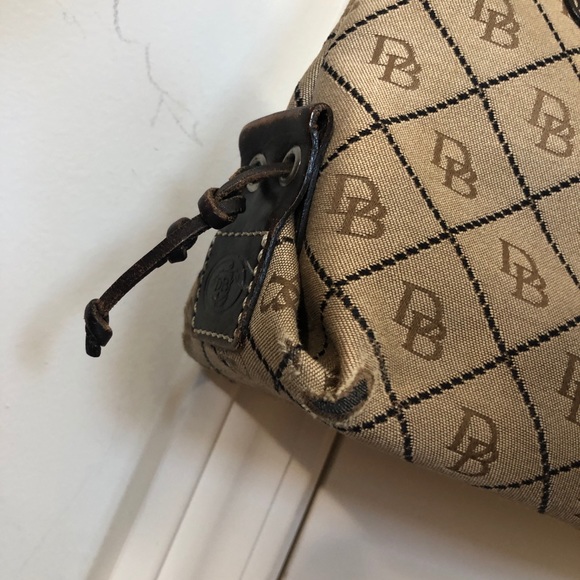 Dooney & Bourke Signature Canvas Tan Shoulder Bag - Picture 5 of 10